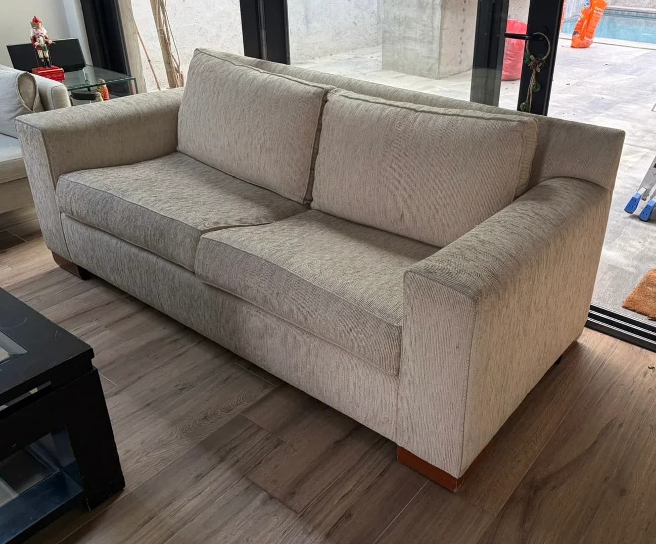 Sofa dos cuerpos. — vista 2