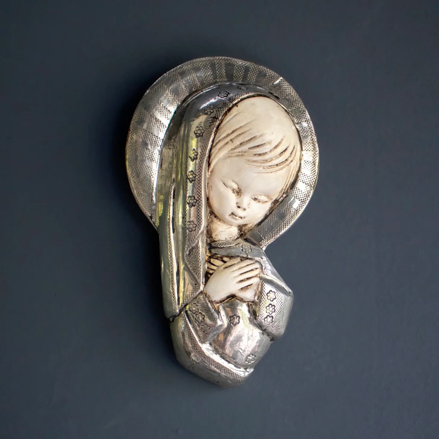 12 virgenes de ceramica esmaltada. — Cerámica y figuras