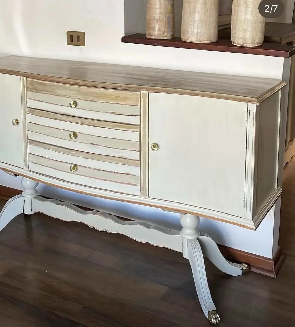 Buffet de madera maciza, antiguo. — vista 2