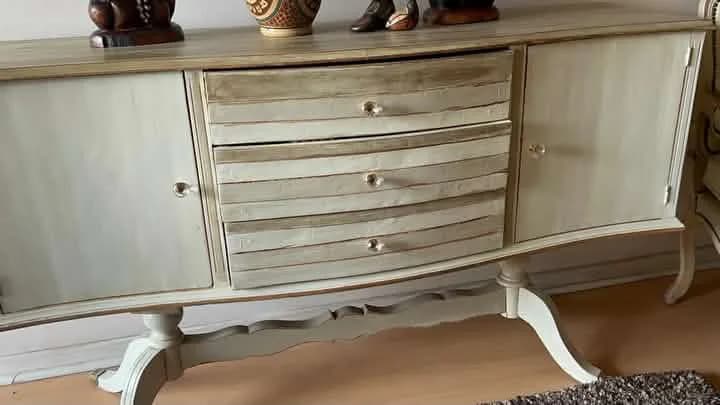 Buffet de madera maciza, antiguo. — vista 4