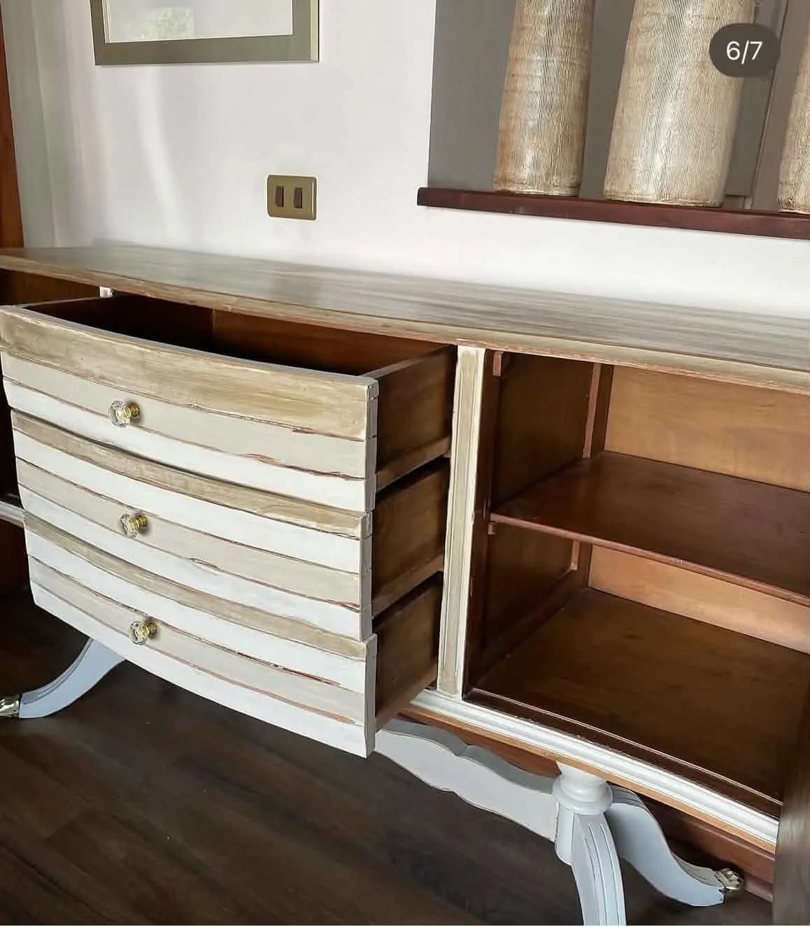 Buffet de madera maciza, antiguo. — vista 5