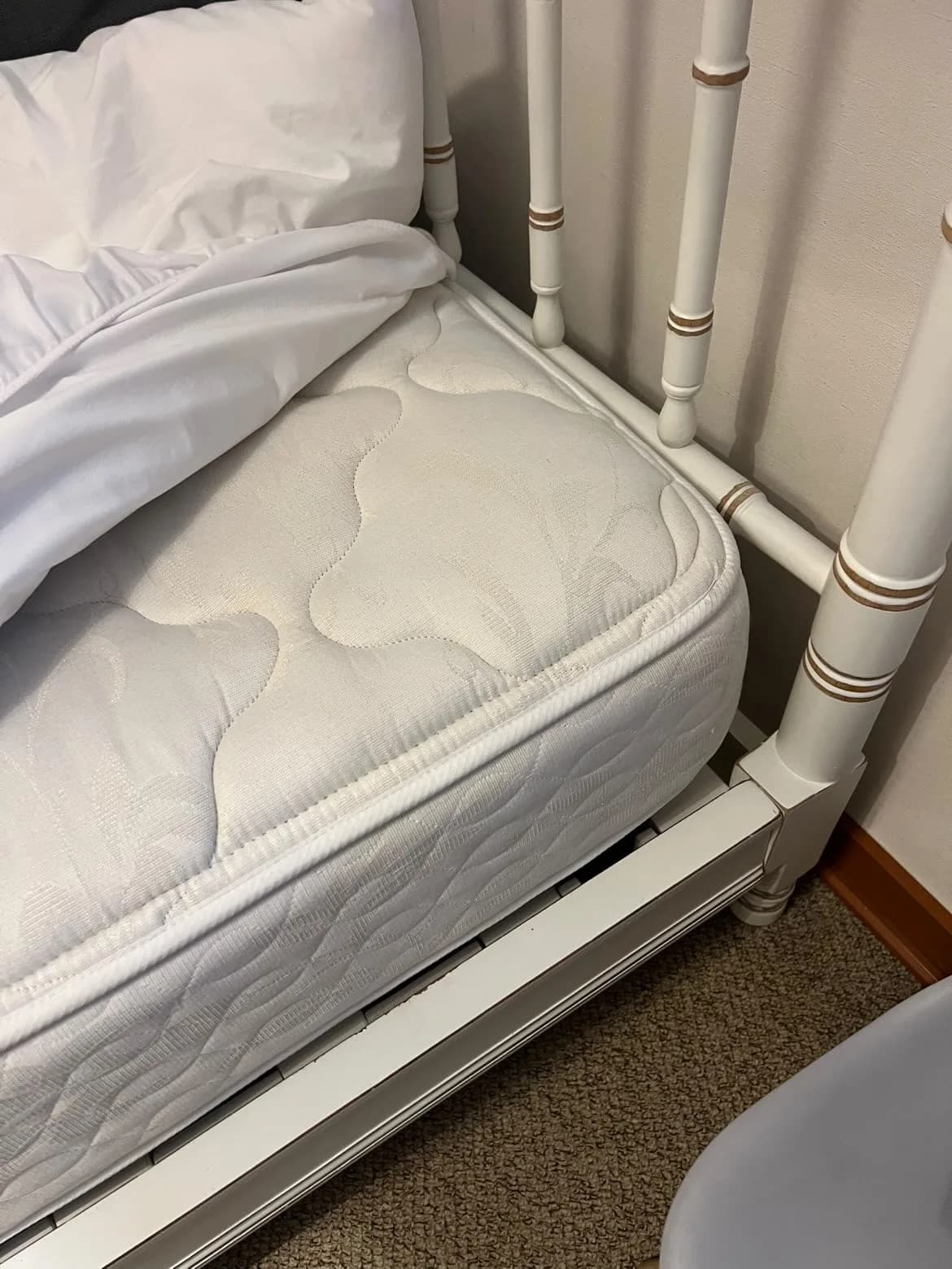 Cama de una plaza con colchon. — vista 4