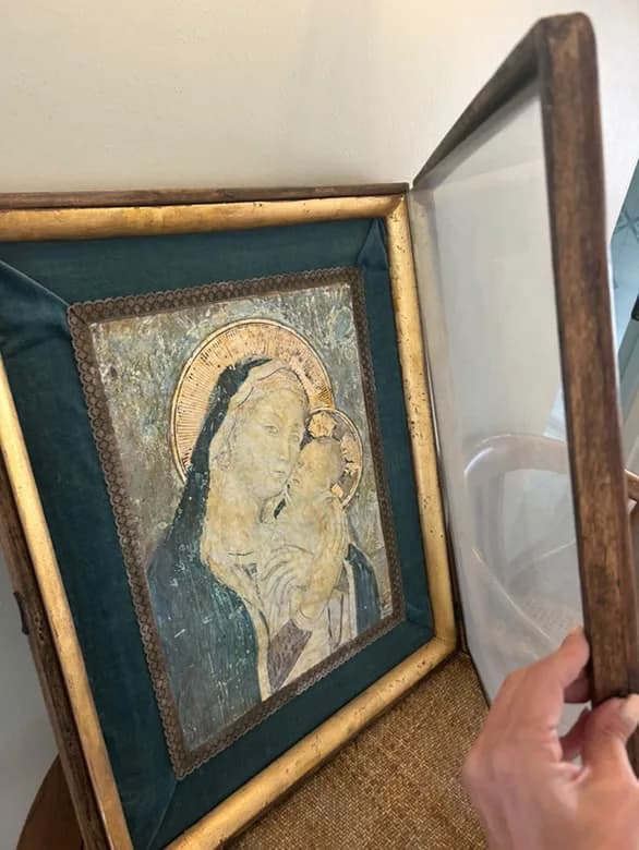 Cuadro antiguo de la Virgen y el niño. — vista 4