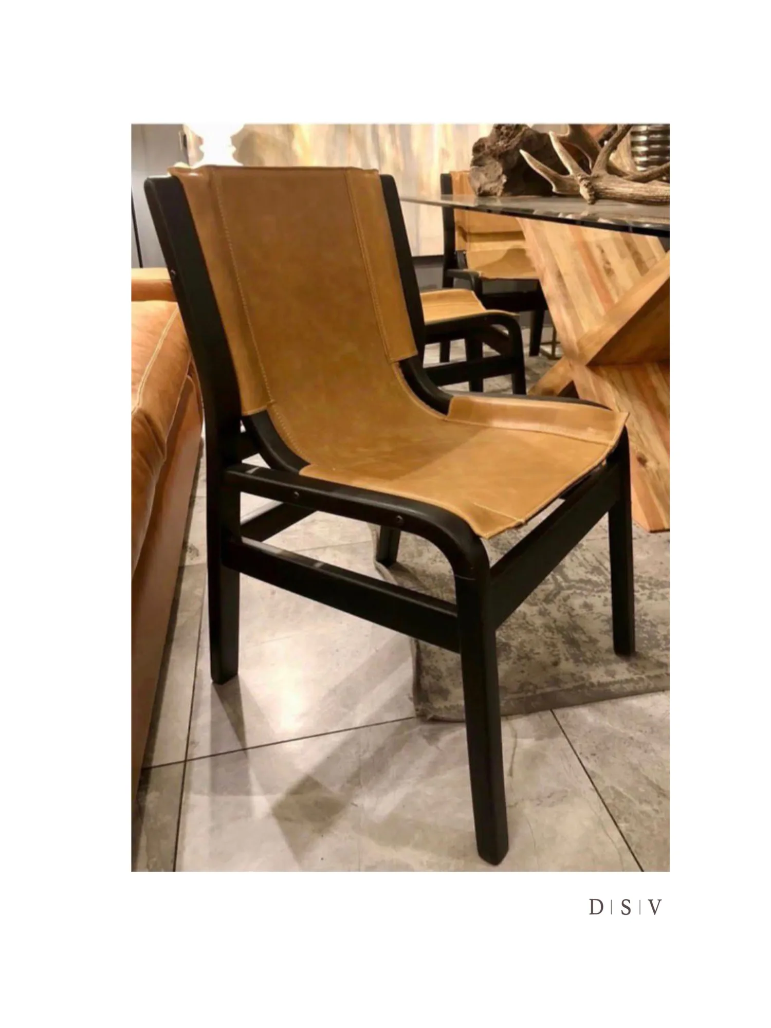 Dos sillas de madera y cuero. Tienda Cuero Design — vista 4
