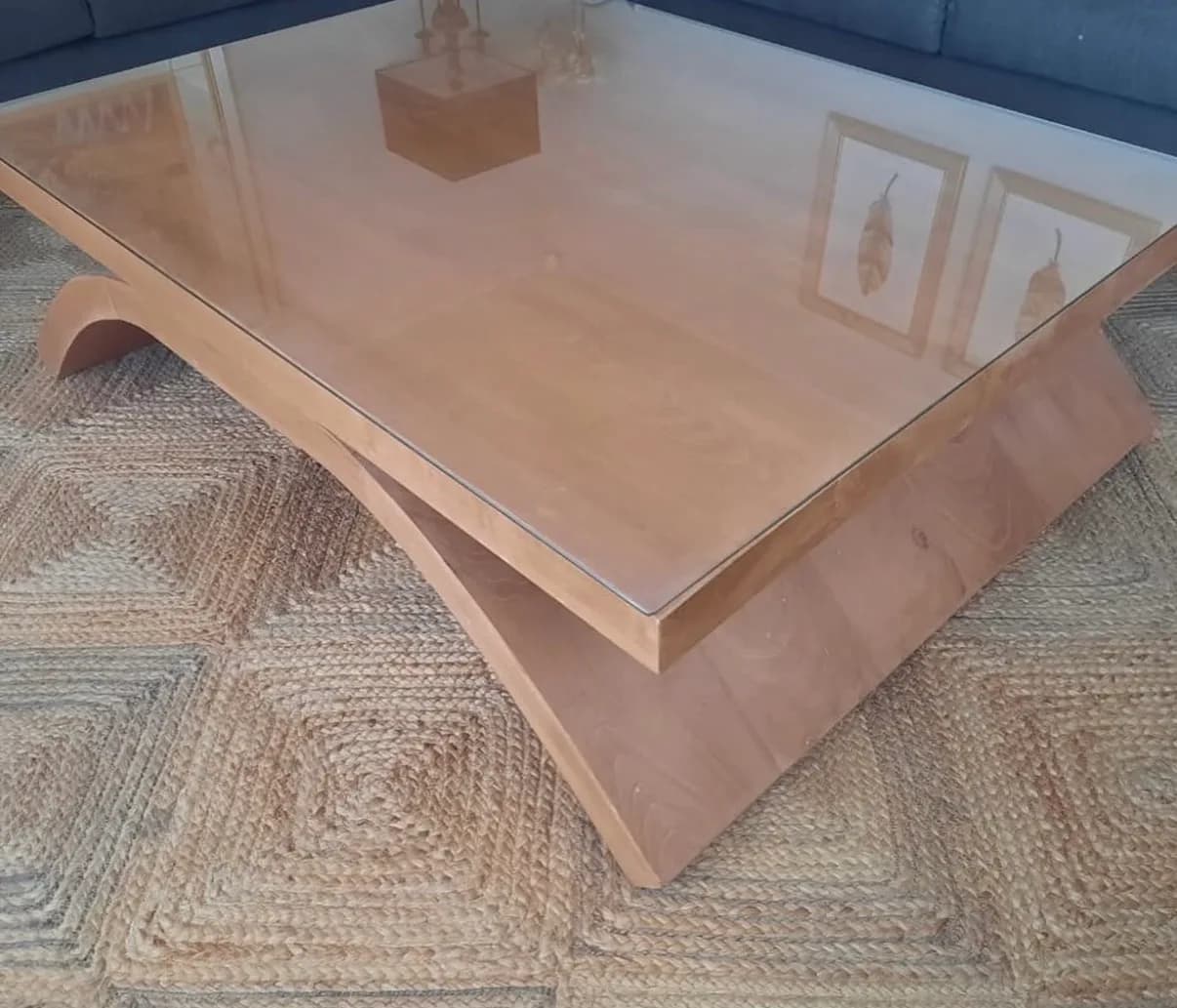 Mesa de centro de madera solida y noble. — vista 4