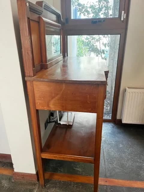 Mueble de madera lingue y espejo biselado. — vista 3