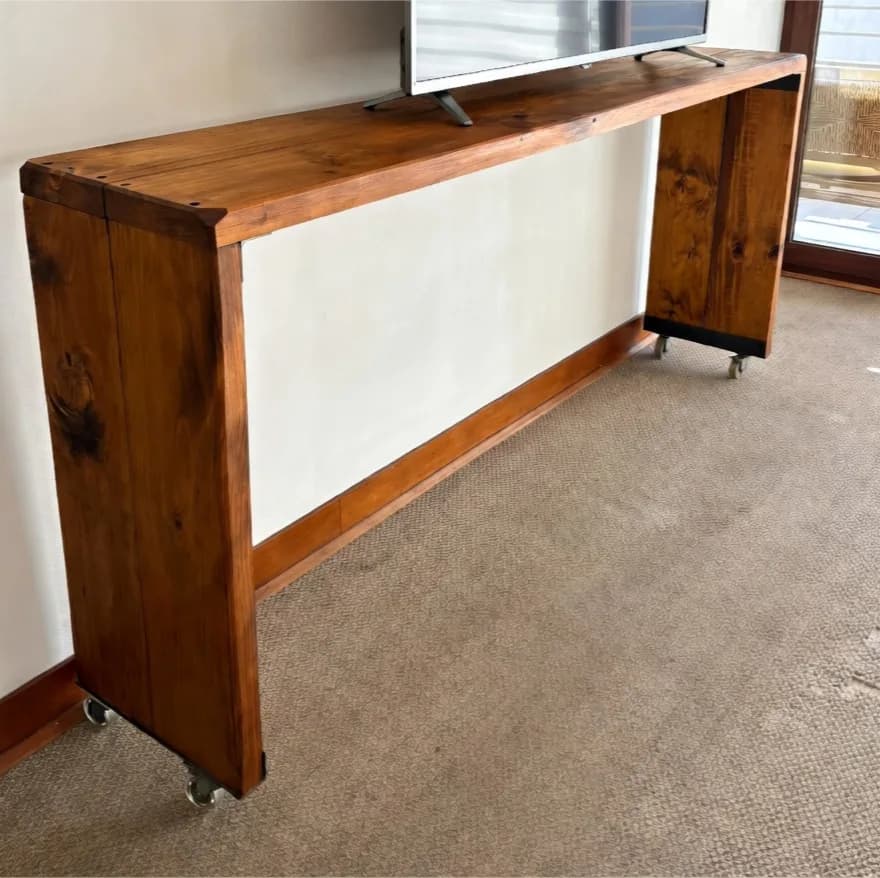 Mueble de TV con ruedas