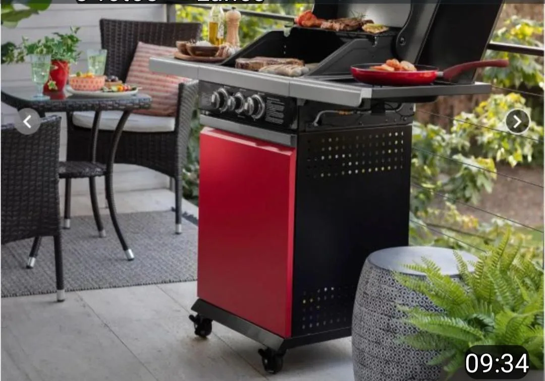 Parrilla a gas modelo Dakota de Mr. Beef. — Otros