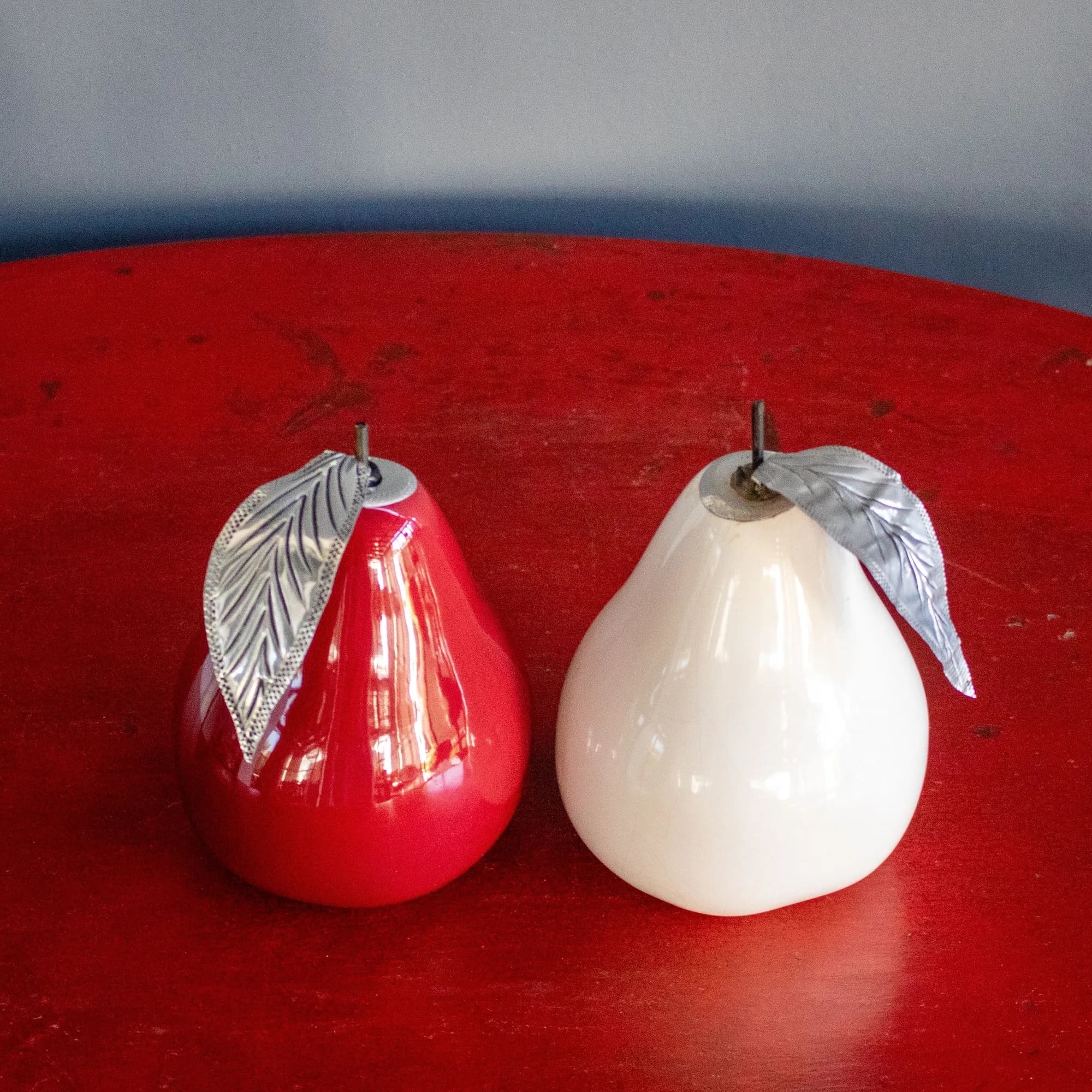 Peras y manzanas de ceramica esmaladas. — vista 5