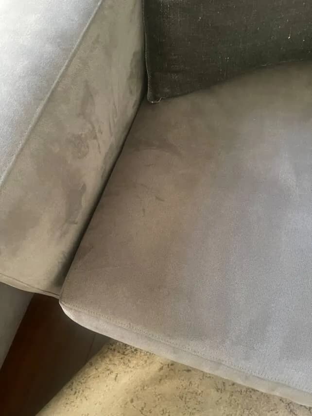 Sofa seccional derecho de Crate and Barrel. — vista 4