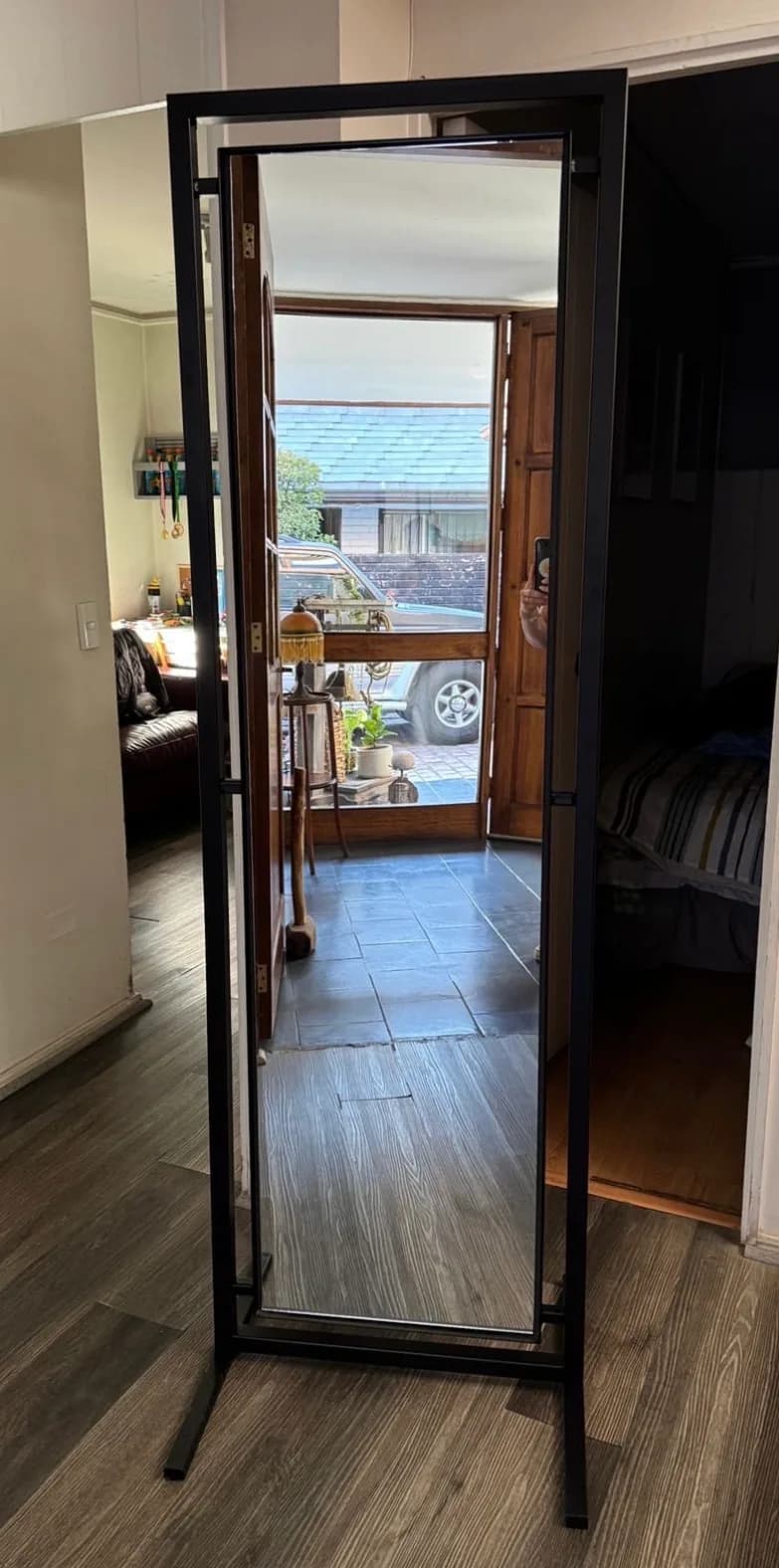 Espejo de fierro de piso. — vista 3