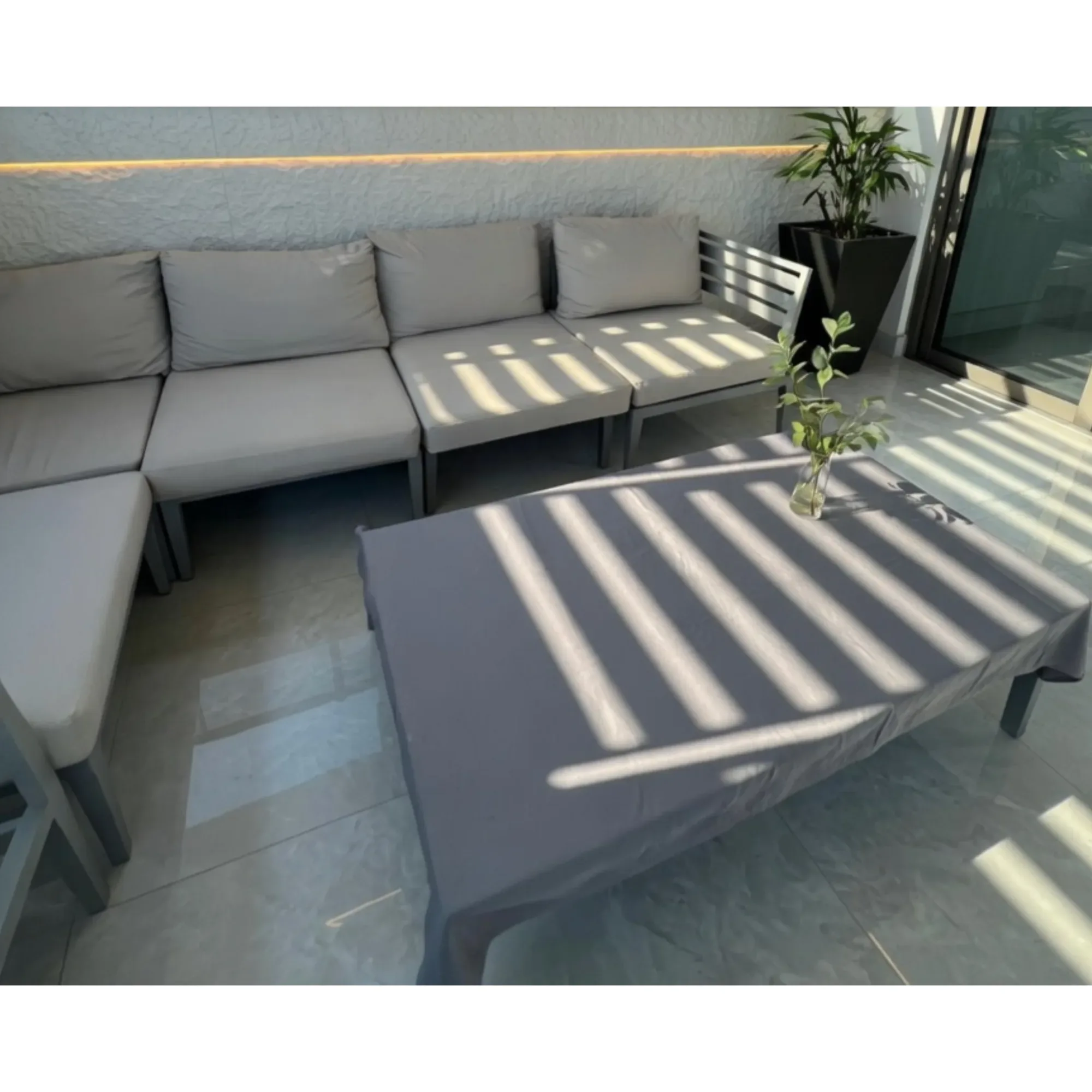 Living de terraza, son 7 modulos con sus colchonetas. — Terraza y jardín