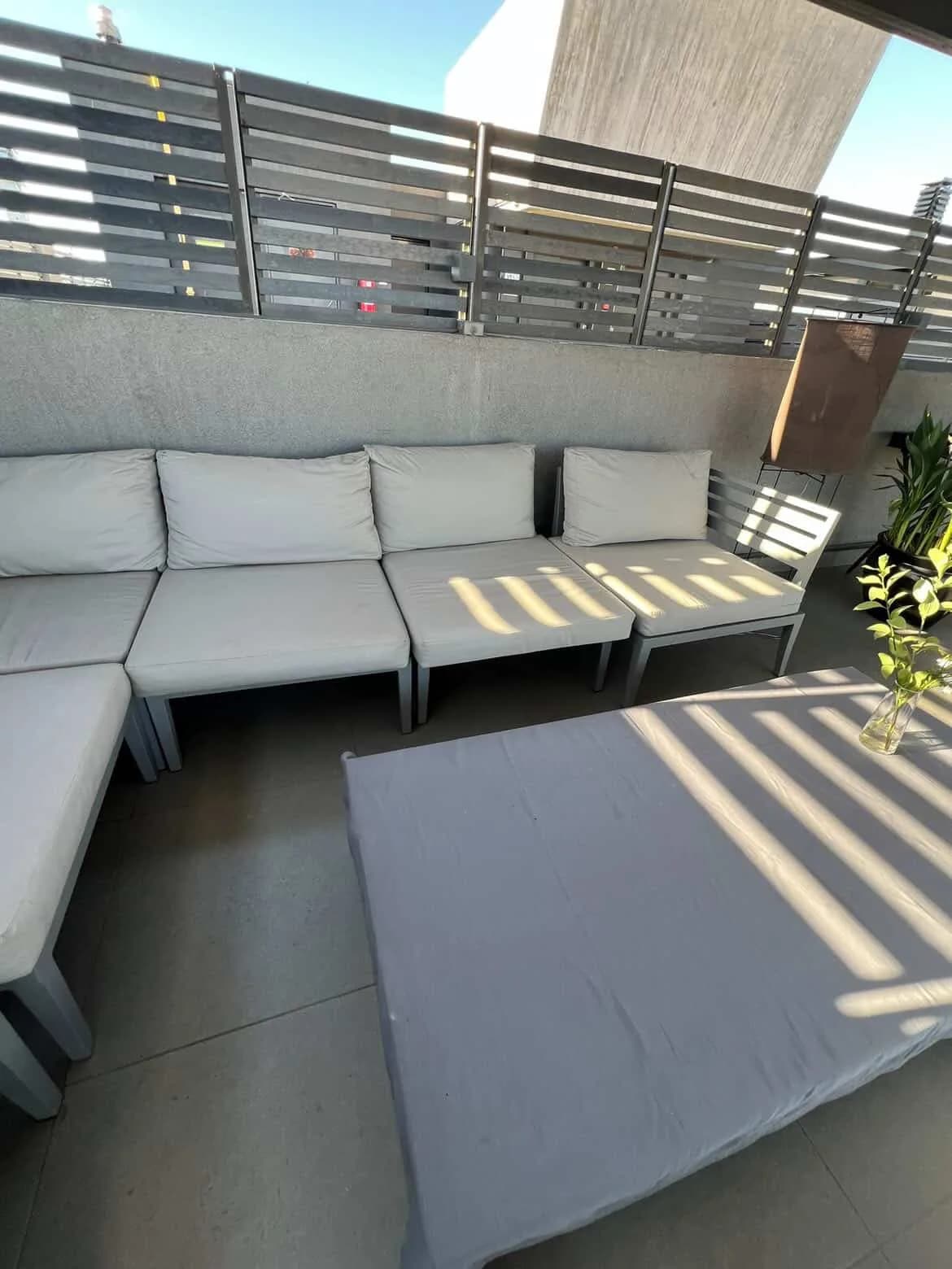 Living de terraza, son 7 modulos con sus colchonetas. — vista 4