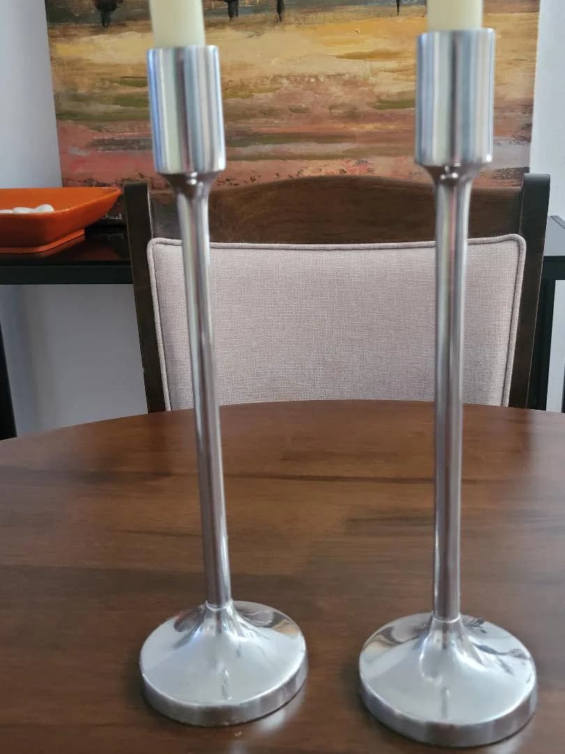Dos candelabros con apaga vela. — vista 4