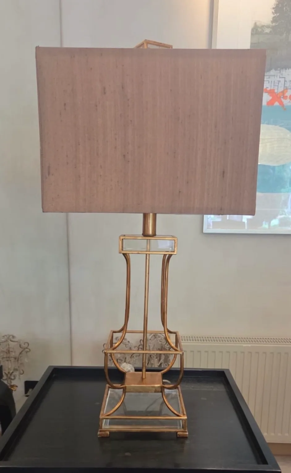 Lampara de mesa de metal y fierro, pantalla de seda. — vista 4
