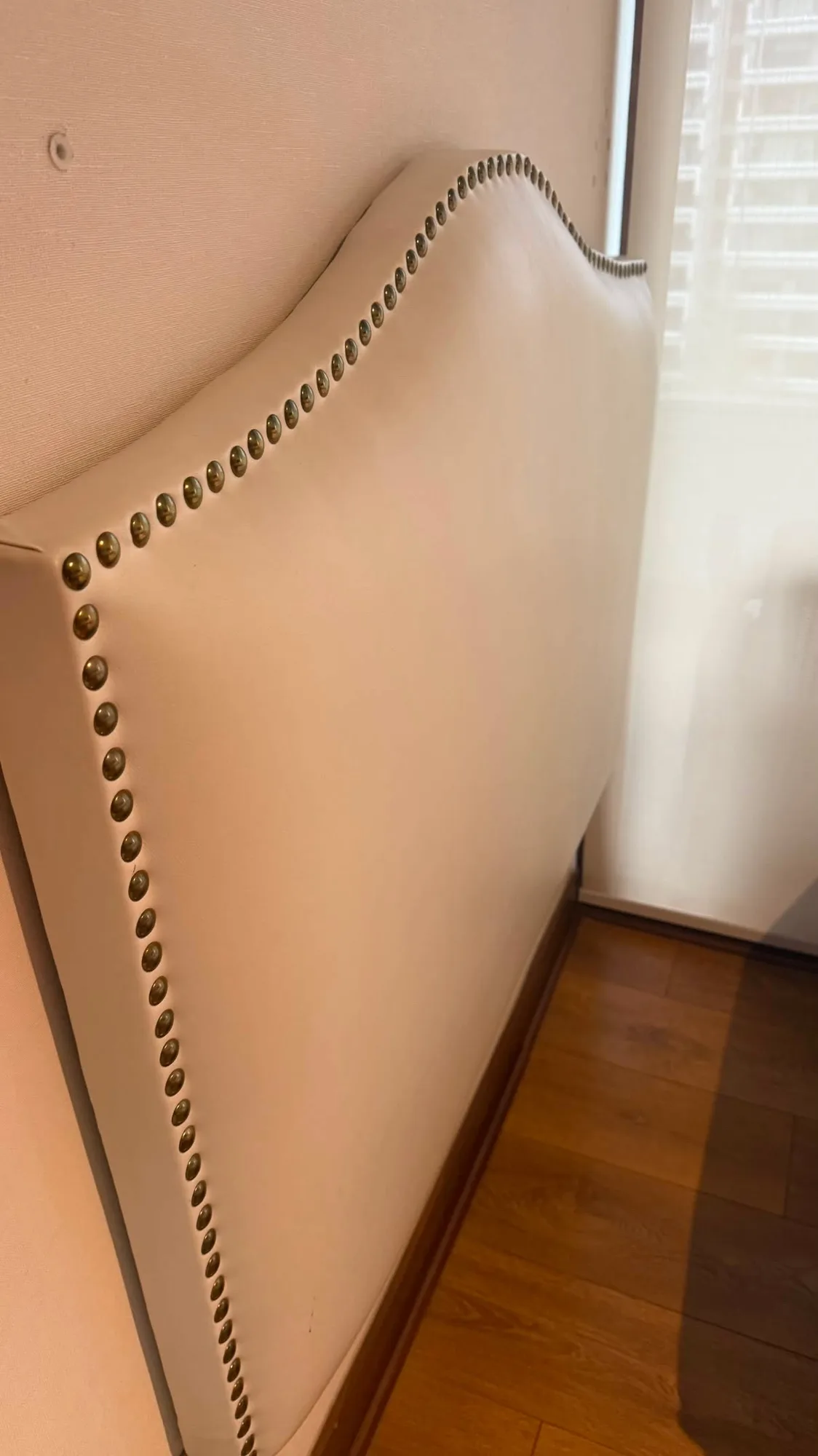 Respaldo ecocuero beige — vista 3