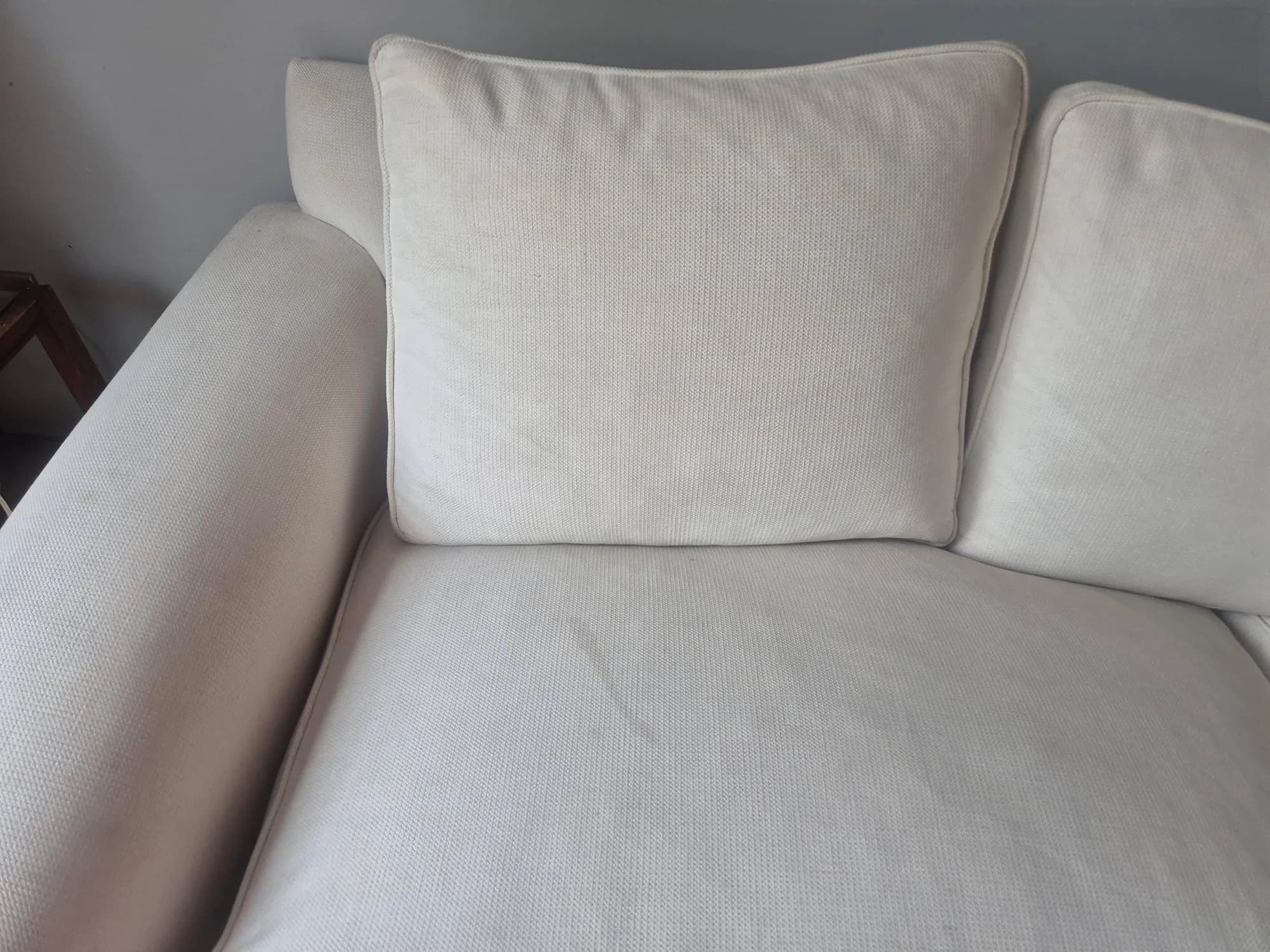Sofa con tapiz d Le Cotonnier. — vista 2