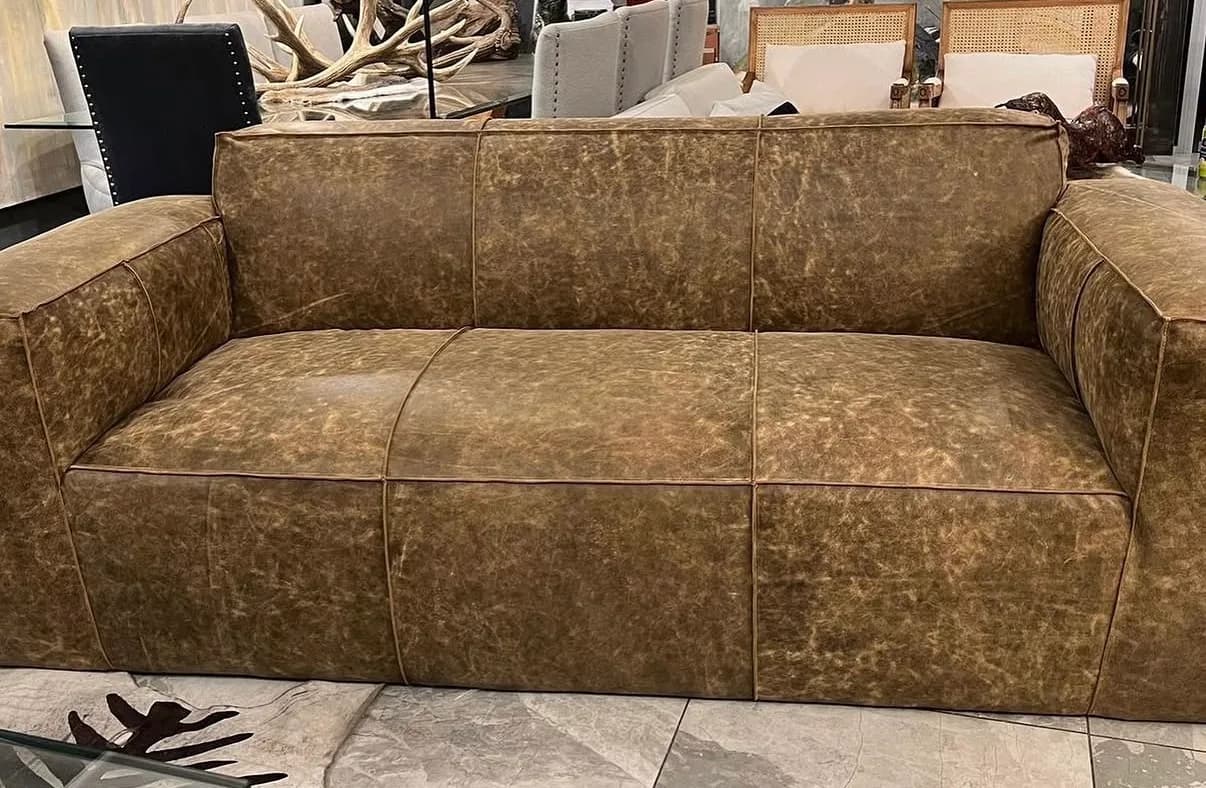 Sofa en cuero cafe, nuevo. — vista 2
