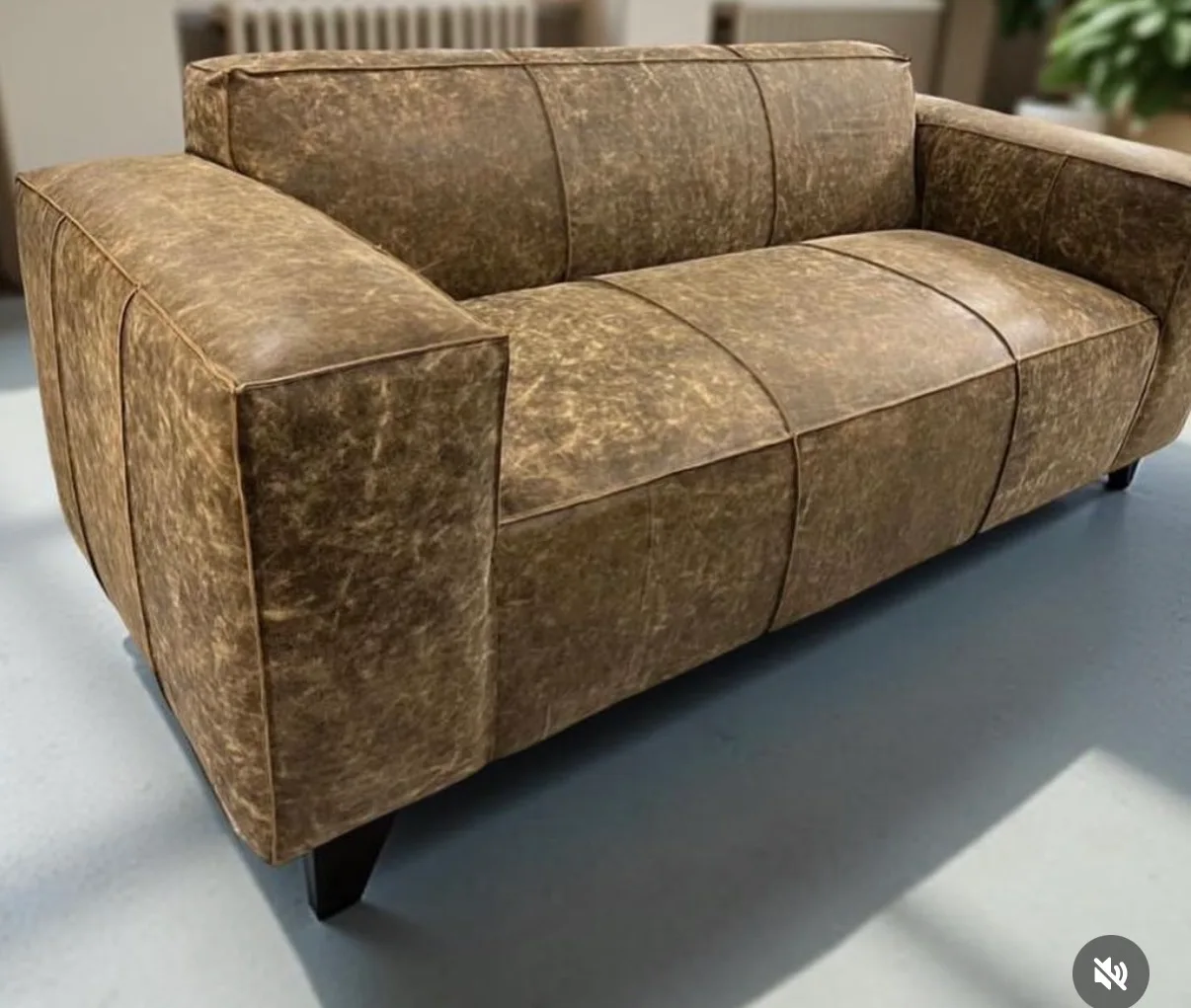 Sofa en cuero cafe, nuevo. — vista 6