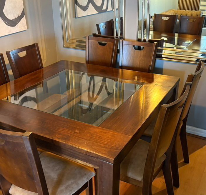 Juego comedor. 8 sillas y mesa cuadrada.