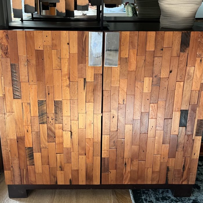 Mueble bar de madera