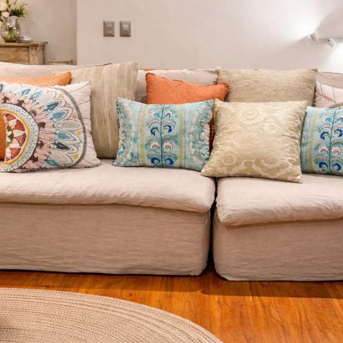 Conjunto de cojines Anthropologie, vienen con relleno.