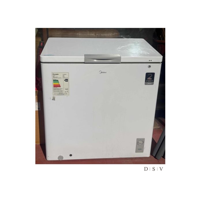 Congelador horizontal Midea.